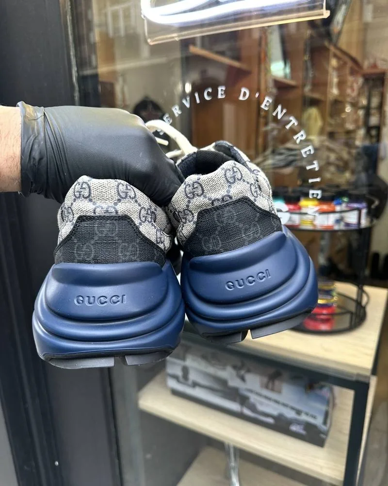 Sneakers en toile monogramme après nettoyage